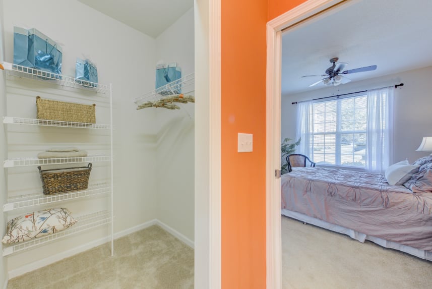 Closet in Zionsville apartments